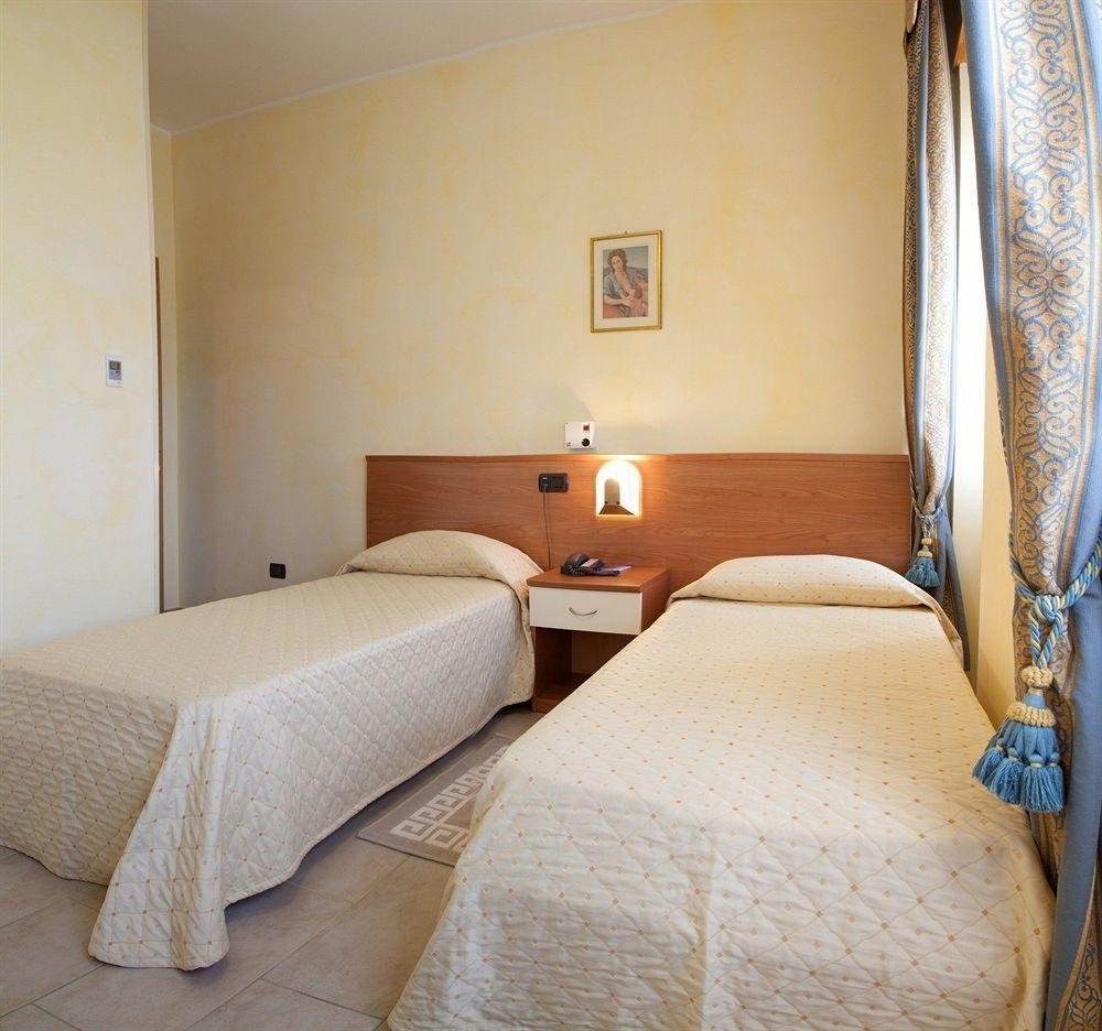 Lo Scoiattolo Piedmont Bike Hotel Pralormo Eksteriør bilde